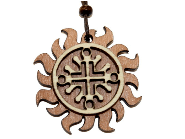 DIY puinen amulettiriipus