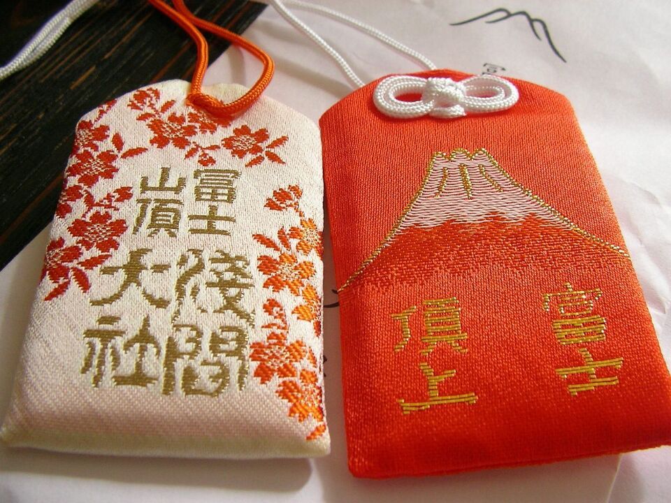japanilaiset amuletit onnea varten